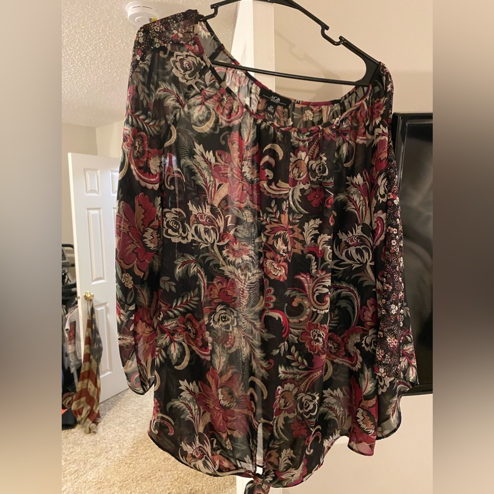 AGB Floral lightweight flowy top with tie front